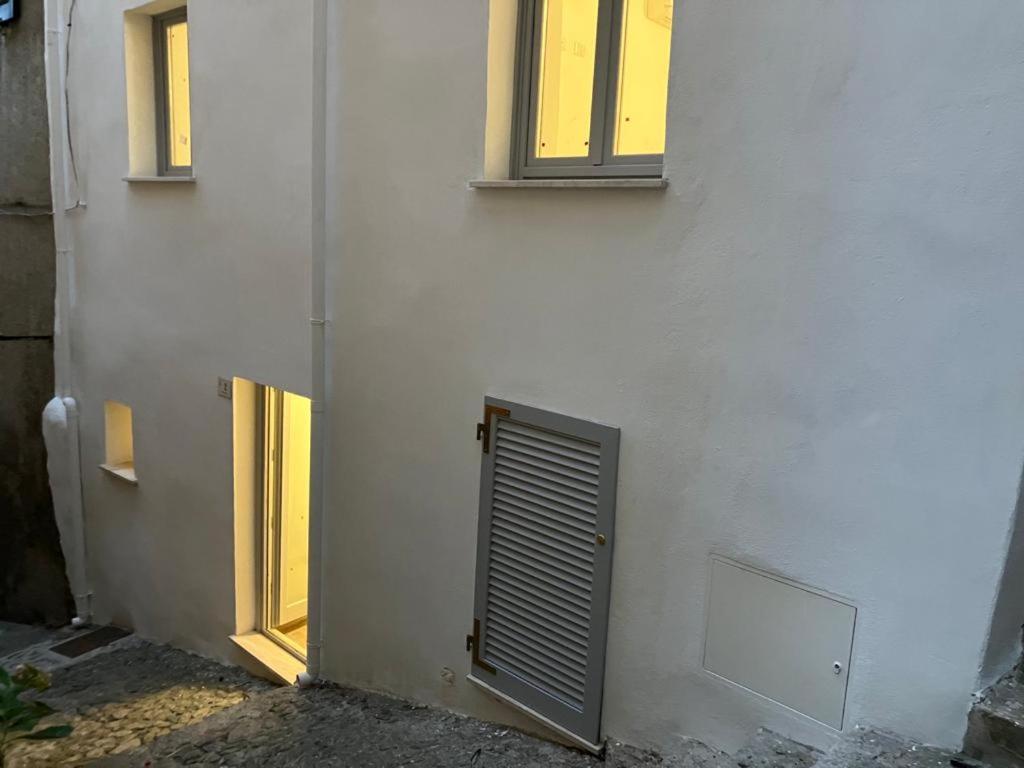 Bed and Breakfast Residenza Nel Borgo L'Appusentu Кастельсардо Экстерьер фото