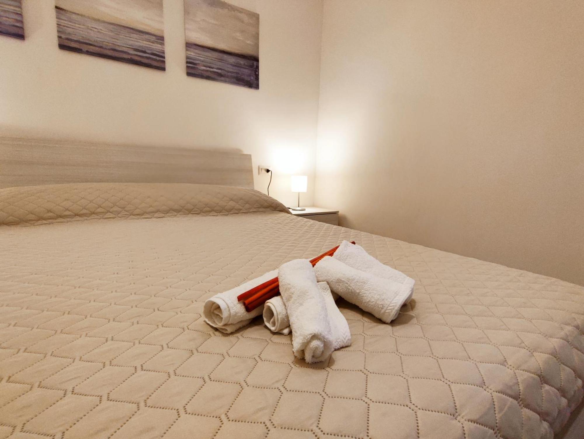 Bed and Breakfast Residenza Nel Borgo L'Appusentu Кастельсардо Экстерьер фото